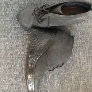 Faux suede bootie wedged